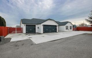 featured image of 1843 W 25th Ct #1