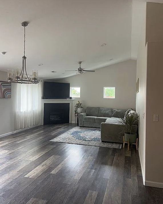 1843 W 25th Ct #1 - Photo 4 of 19