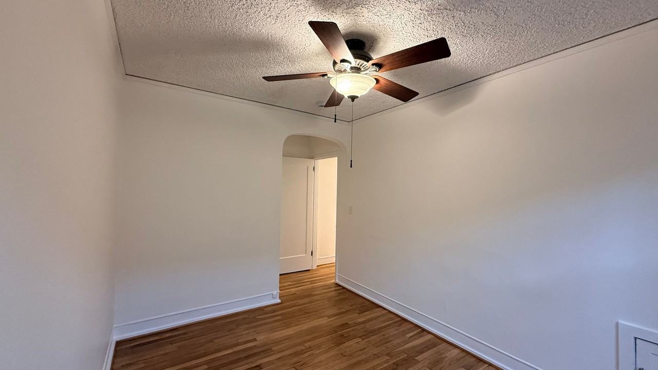 Uptown Villa Apartments - Photo 4 of 50