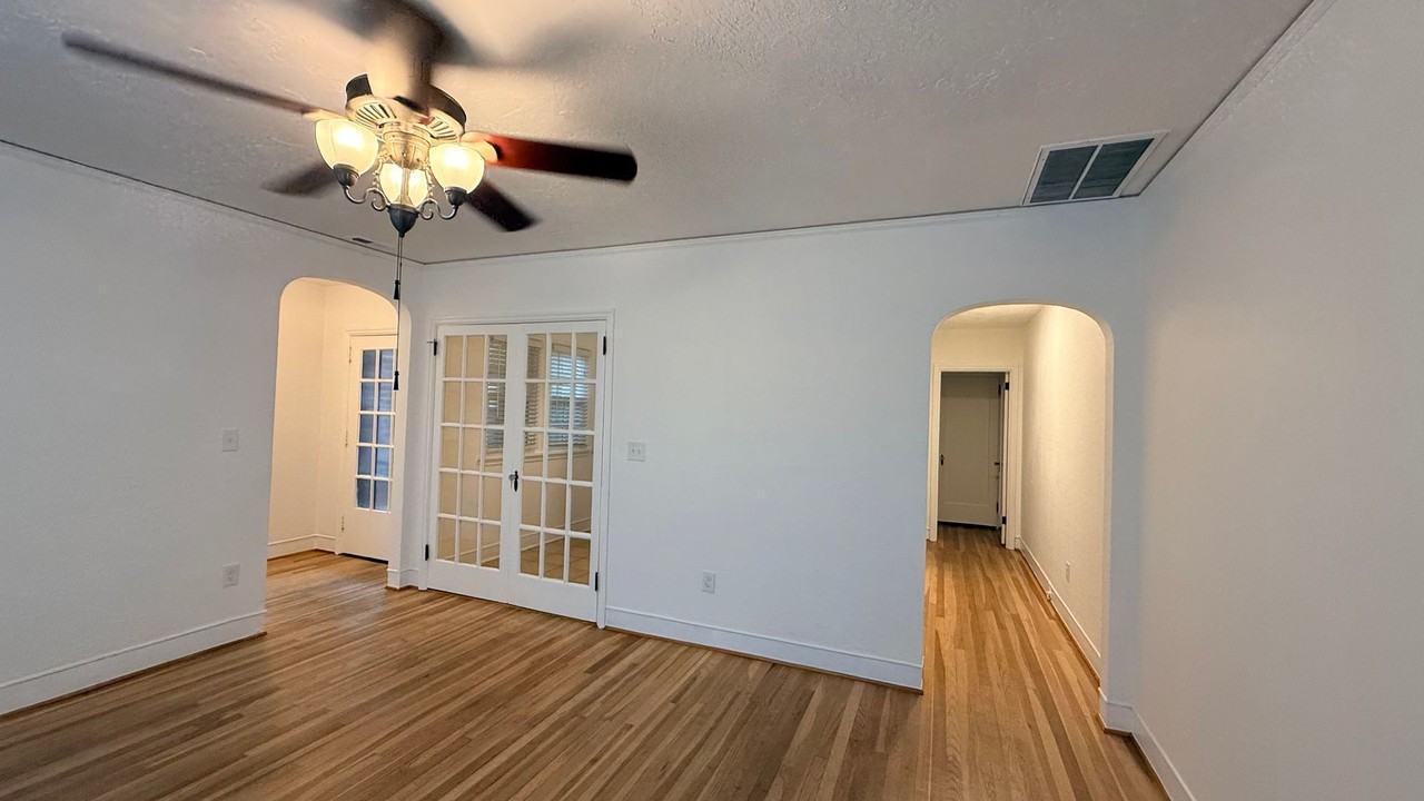 Uptown Villa Apartments - Photo 7 of 50