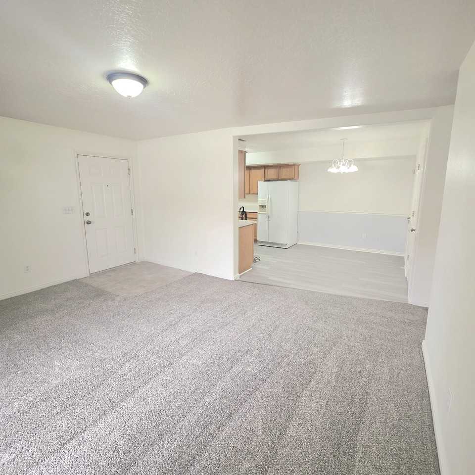 8083 N Ridge Loop E #I4 - Photo 4 of 16