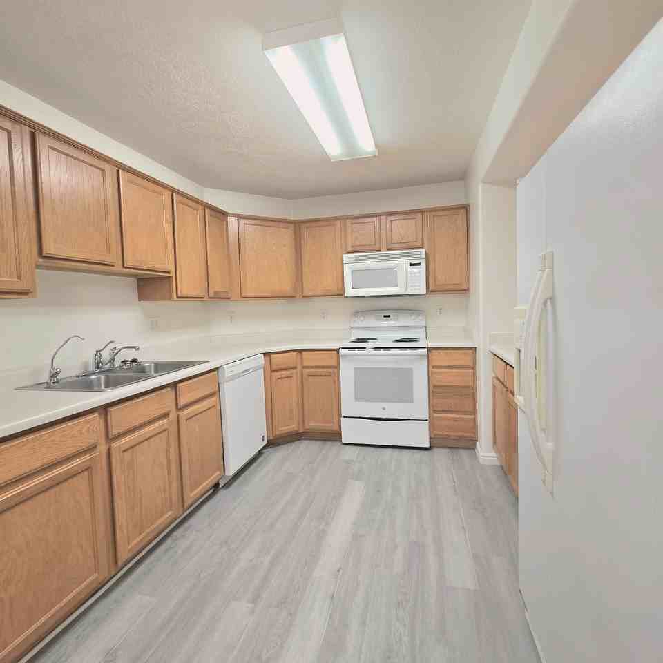 8083 N Ridge Loop E #I4 - Photo 6 of 16