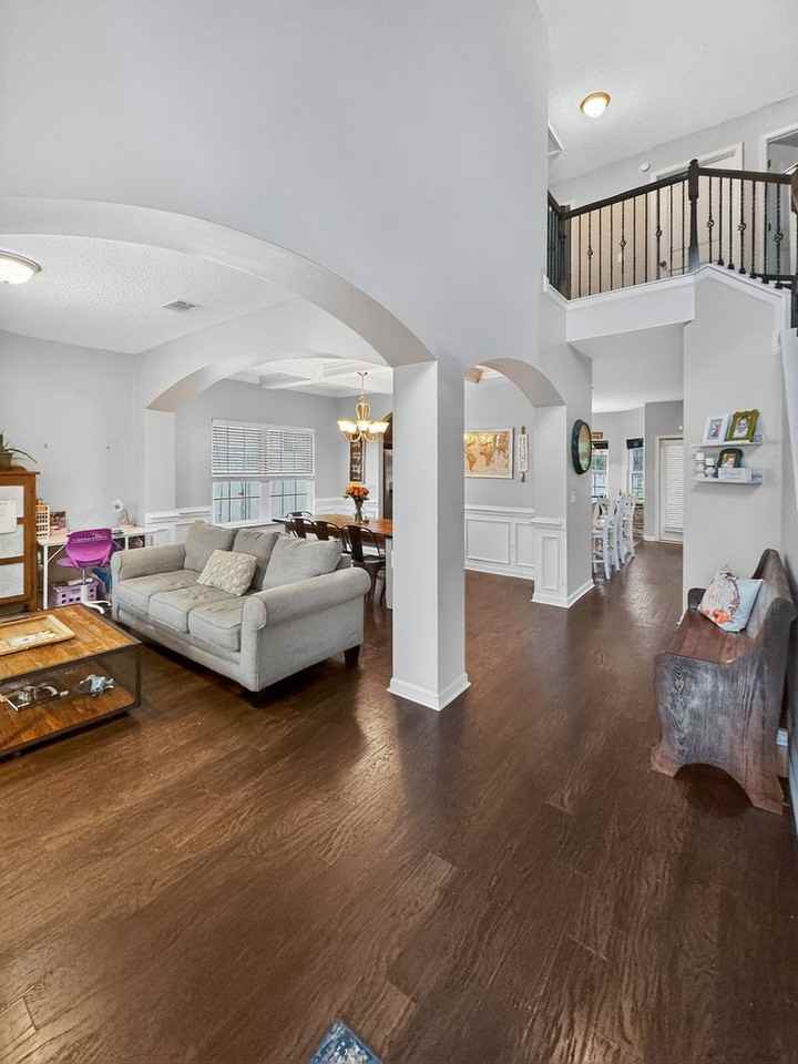 674 Red Oak Ln - Photo 3 of 28