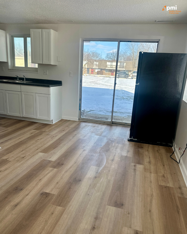 Hidden Village TownHomes - Photo 4 of 18