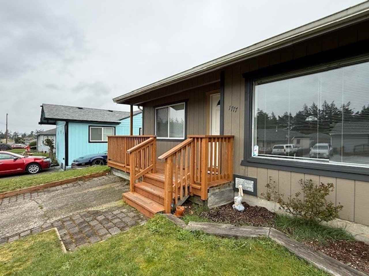 1777 Garfield St - Photo 3 of 22