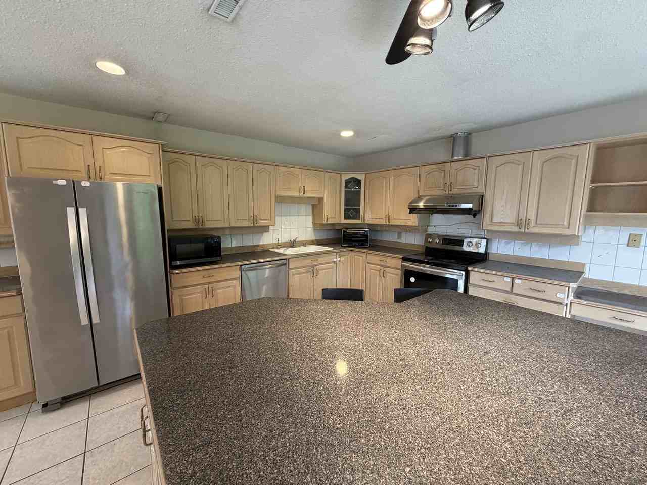 10260 Reynolds Place - Photo 2 of 12