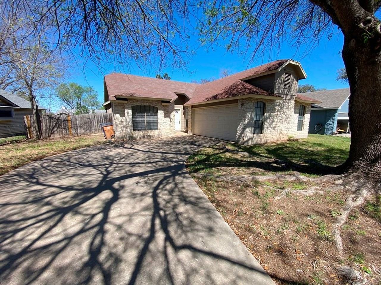 1002 Great Britain Blvd - Photo 3 of 43