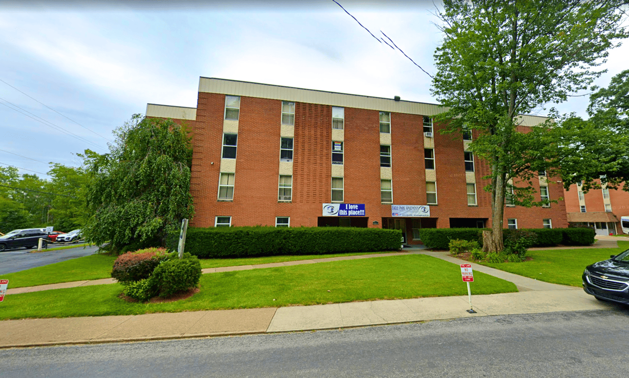 Eagle Park Apartments – Clarion's Premier Student & Professional Housing - Photo 3 of 50