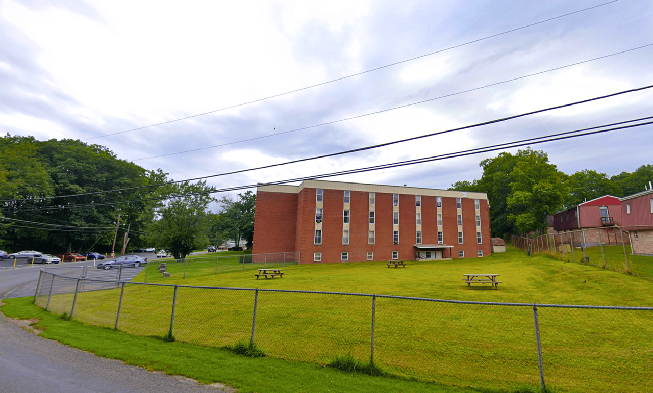 Eagle Park Apartments – Clarion's Premier Student & Professional Housing - Photo 4 of 50