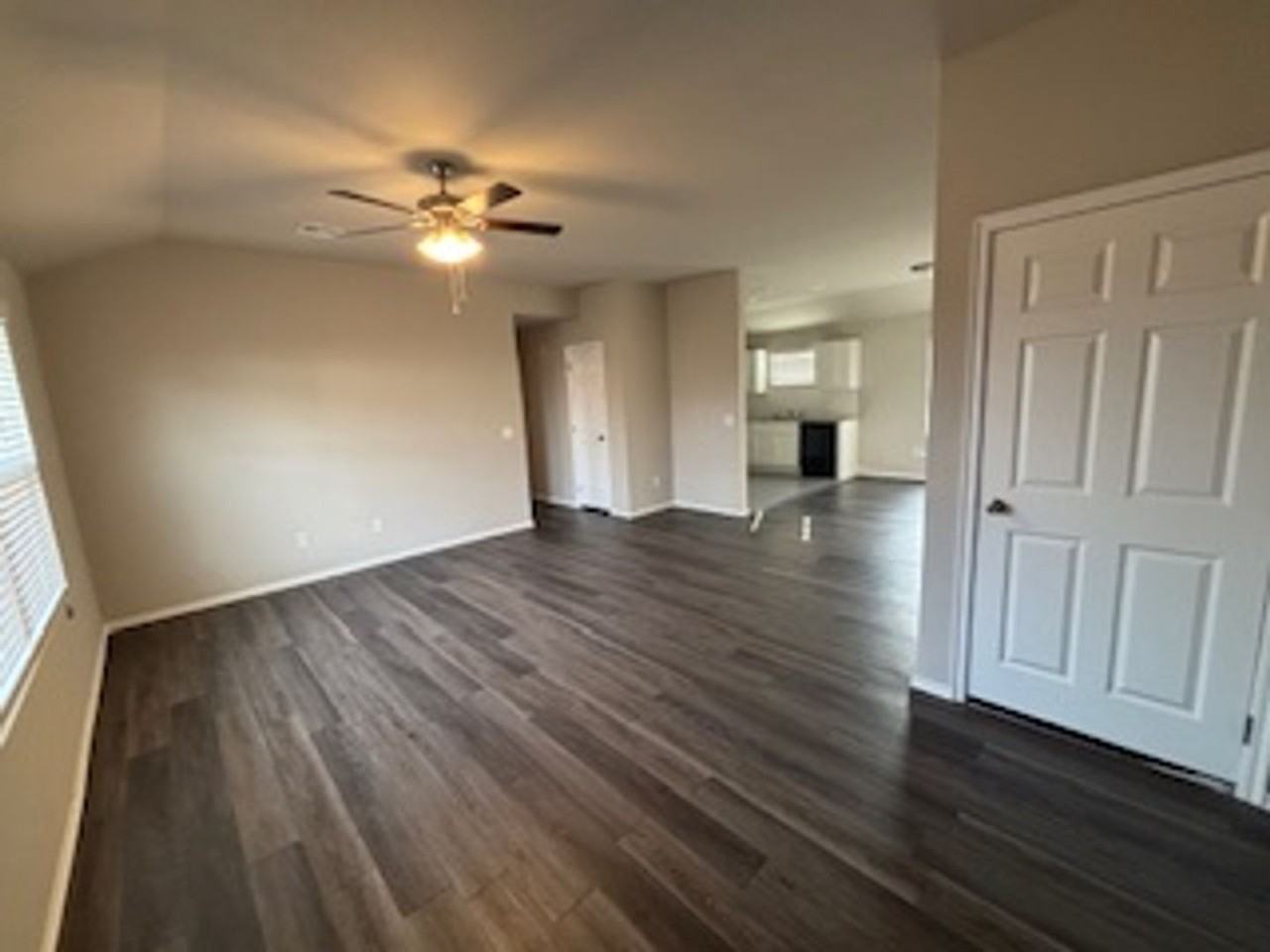2908 Slider Ct - Photo 3 of 14