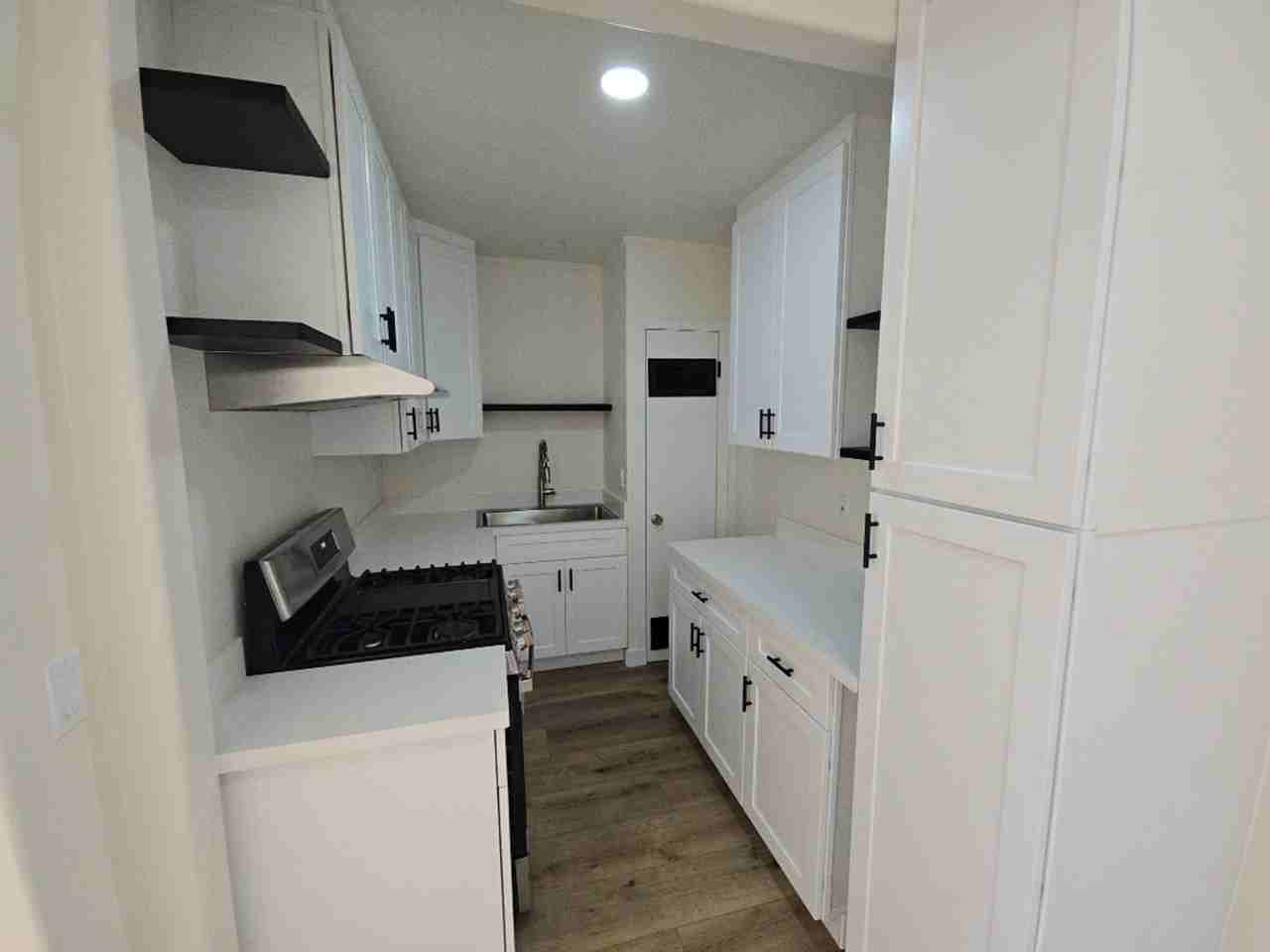516 G St. [PRM: Andrew] - Photo 2 of 22