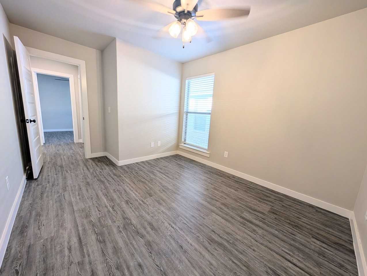 1711 141st St - Photo 2 of 12