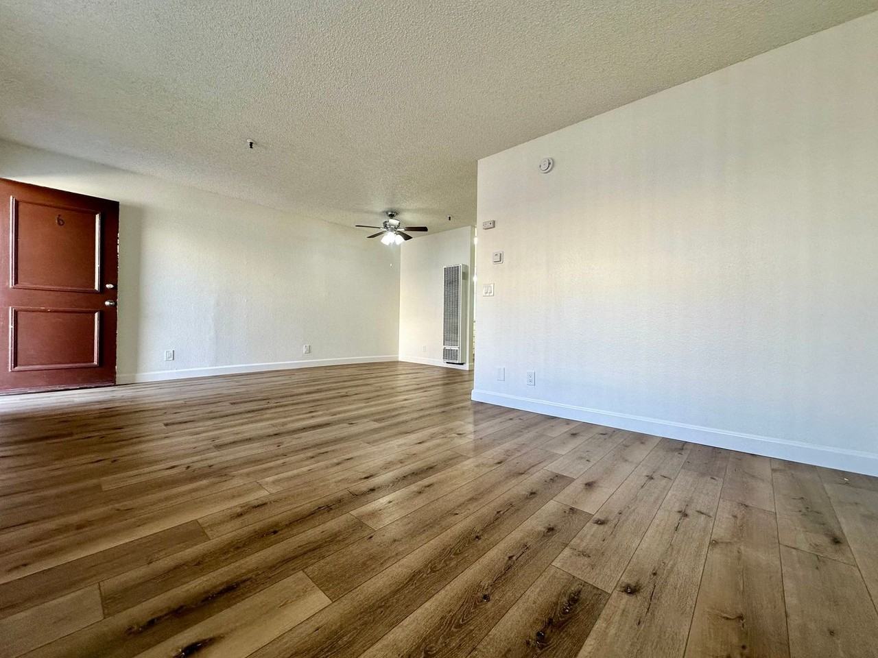 11982 - Photo 2 of 15