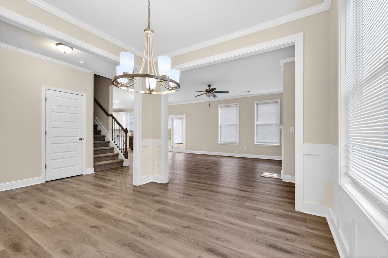 1183 Sunny Valley Ln - Photo 2 of 48