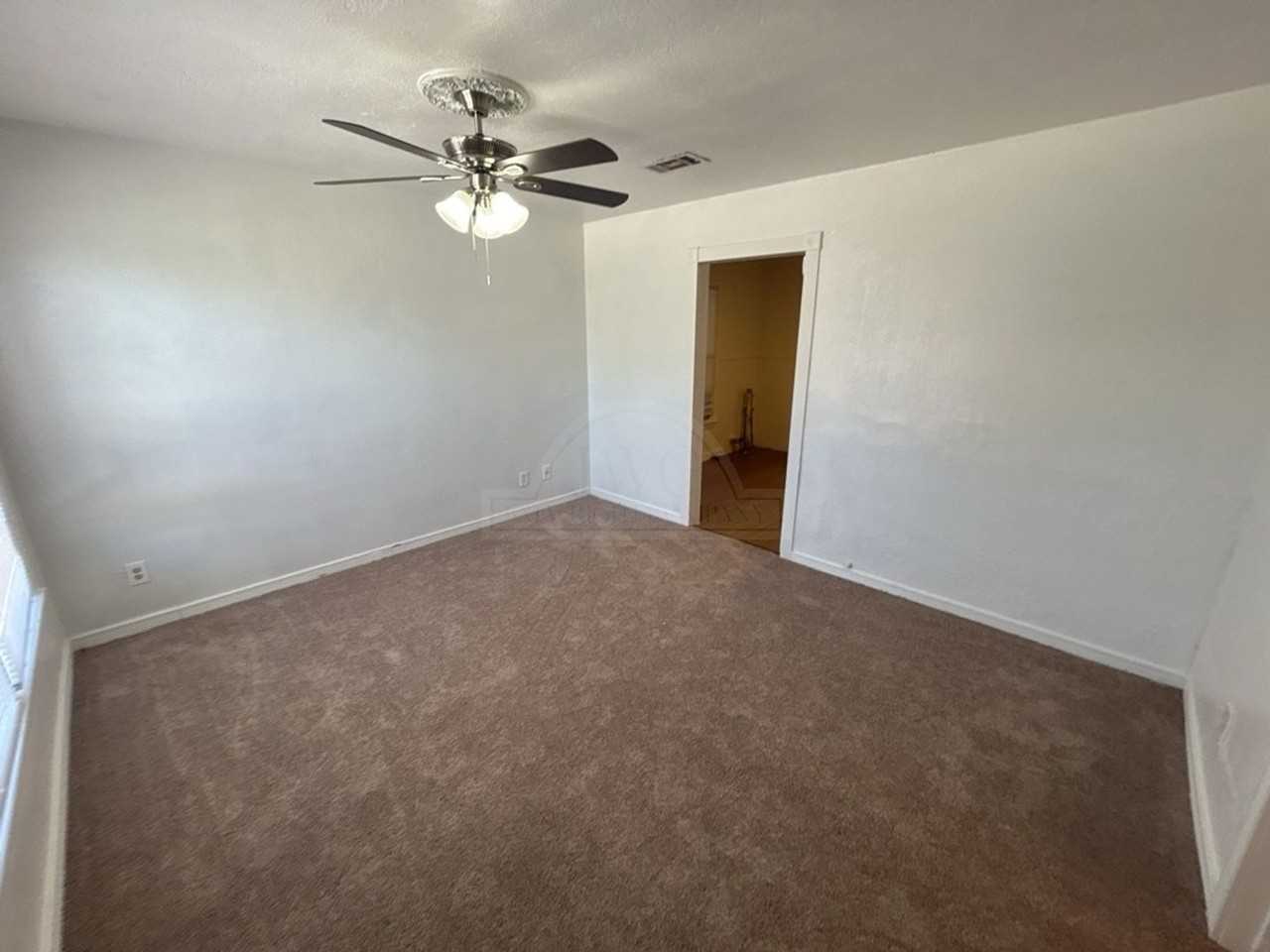 1107 Duncan Ave - Photo 3 of 16