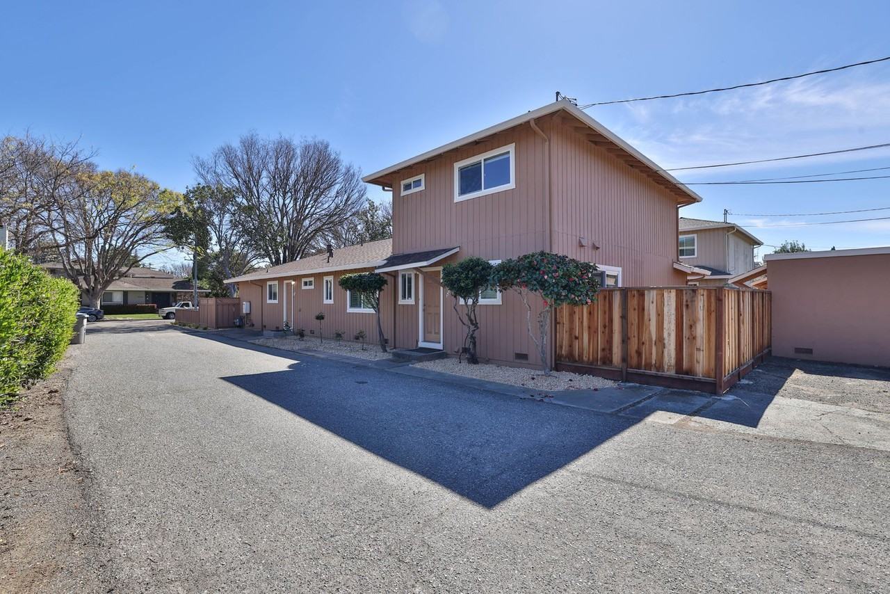 1329 Essex Way - Photo 4 of 18