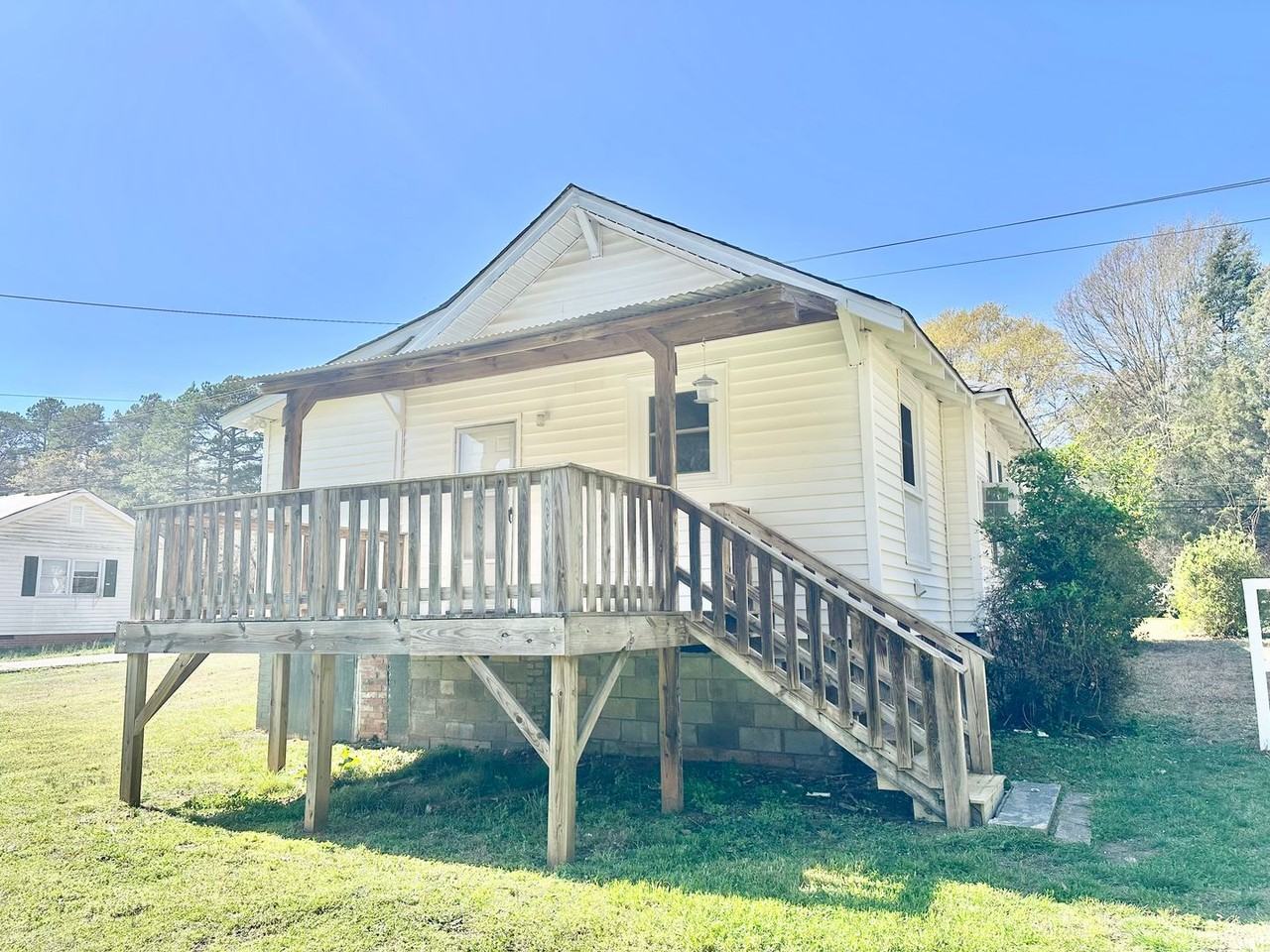 1362 Banks Rd - Photo 2 of 5