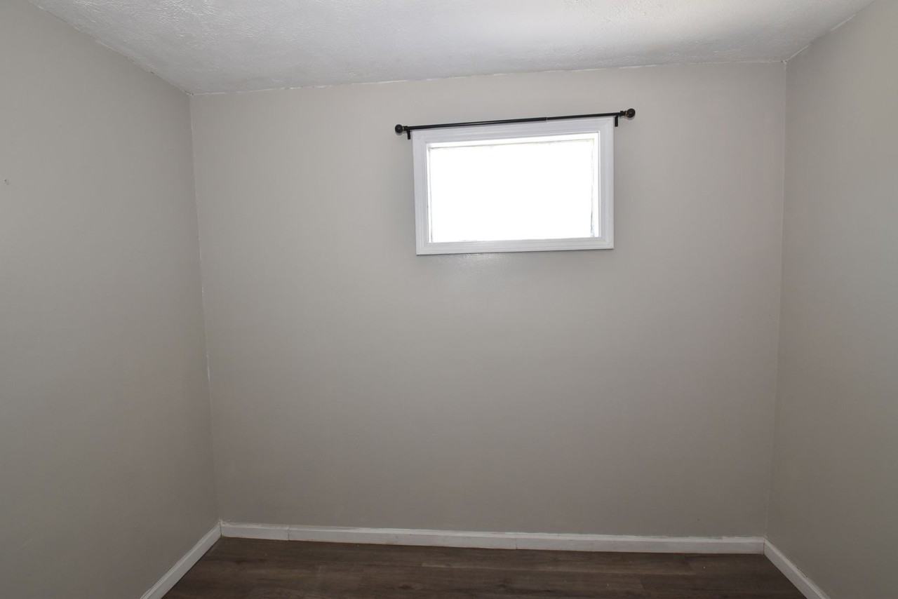 1918 N Byrkit St - Photo 3 of 23