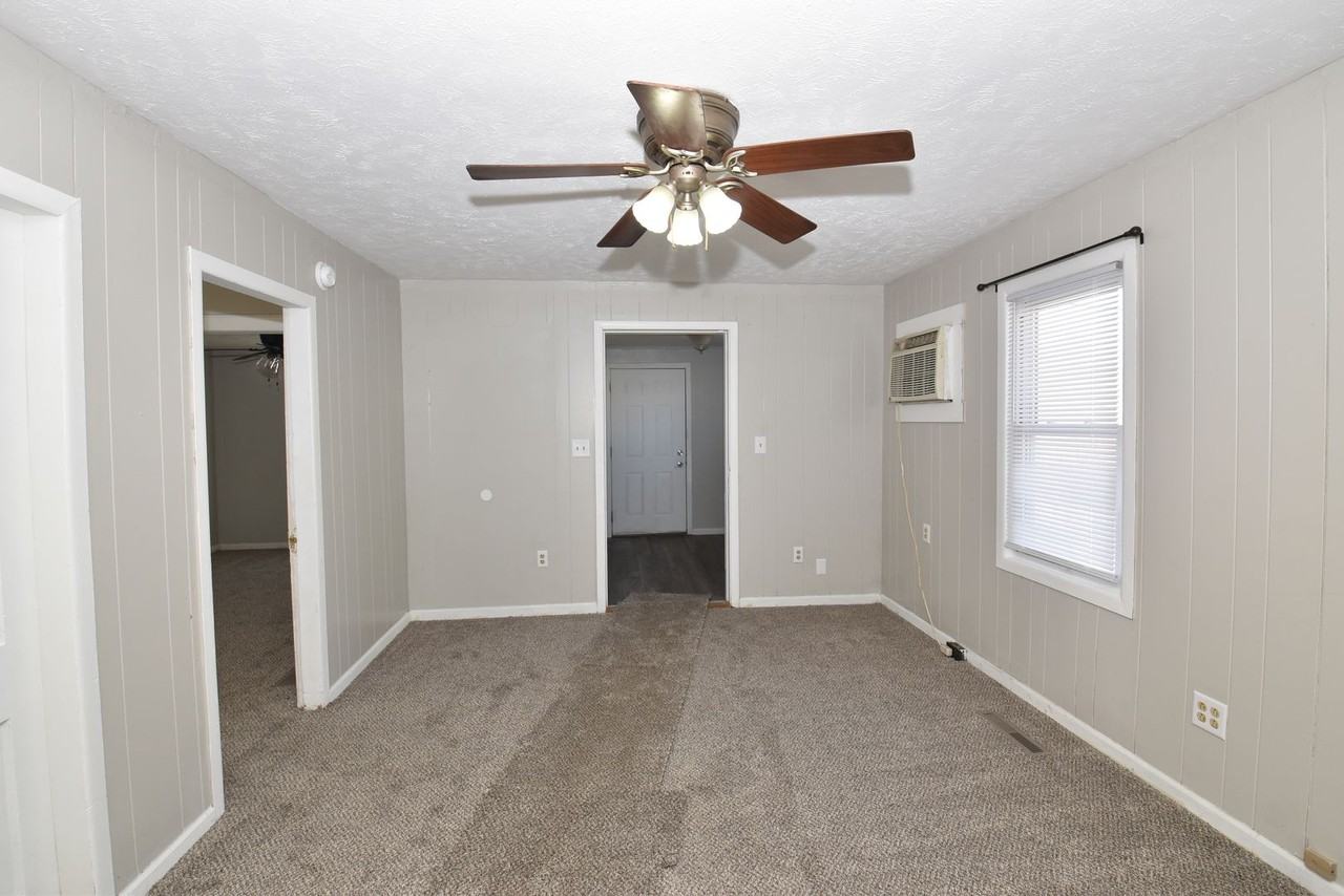 1918 N Byrkit St - Photo 6 of 23