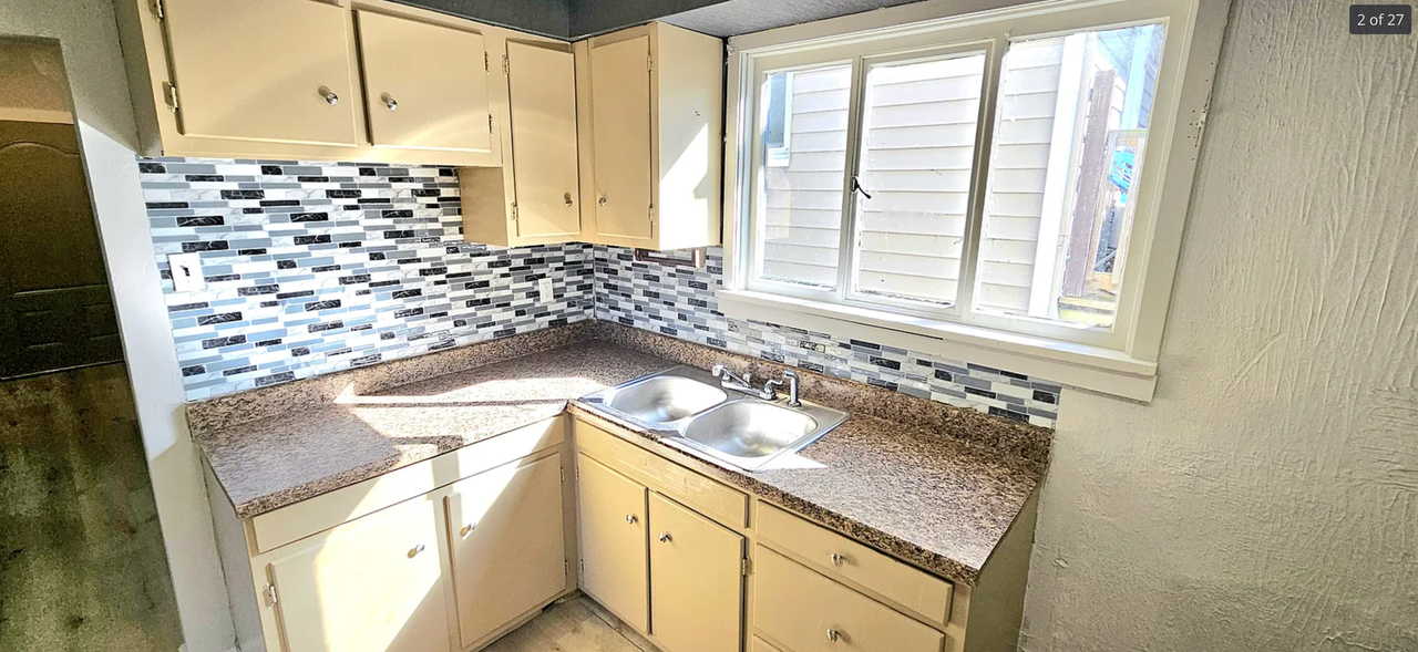 515 Carolyn Ave - Photo 4 of 26