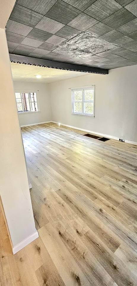 515 Carolyn Ave - Photo 5 of 26