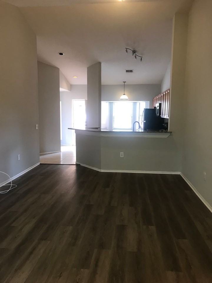 7709 Sugar Bend Dr - Photo 5 of 17