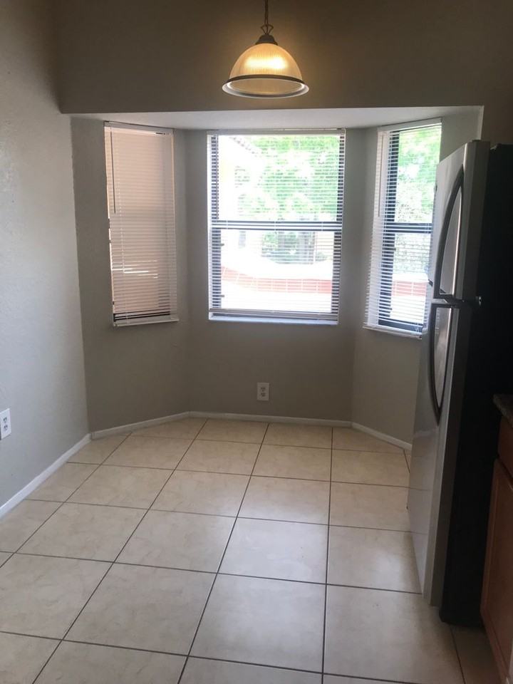 7709 Sugar Bend Dr - Photo 7 of 17