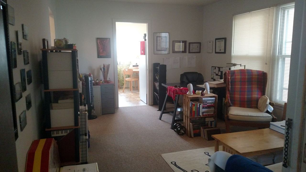 1015 W Benton St - Photo 3 of 7