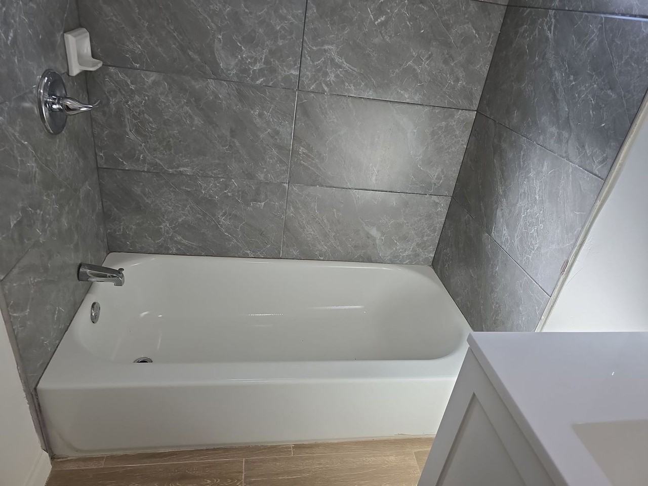 121 S Regal St - Photo 4 of 5