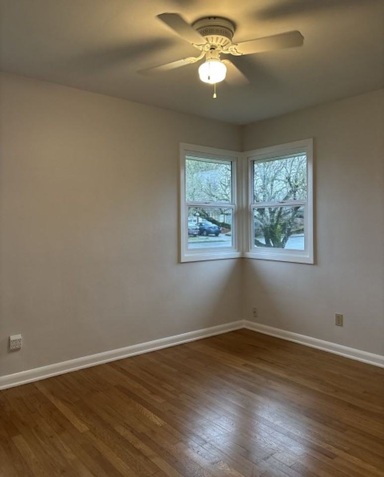 1595 23rd St Ne - Photo 5 of 18