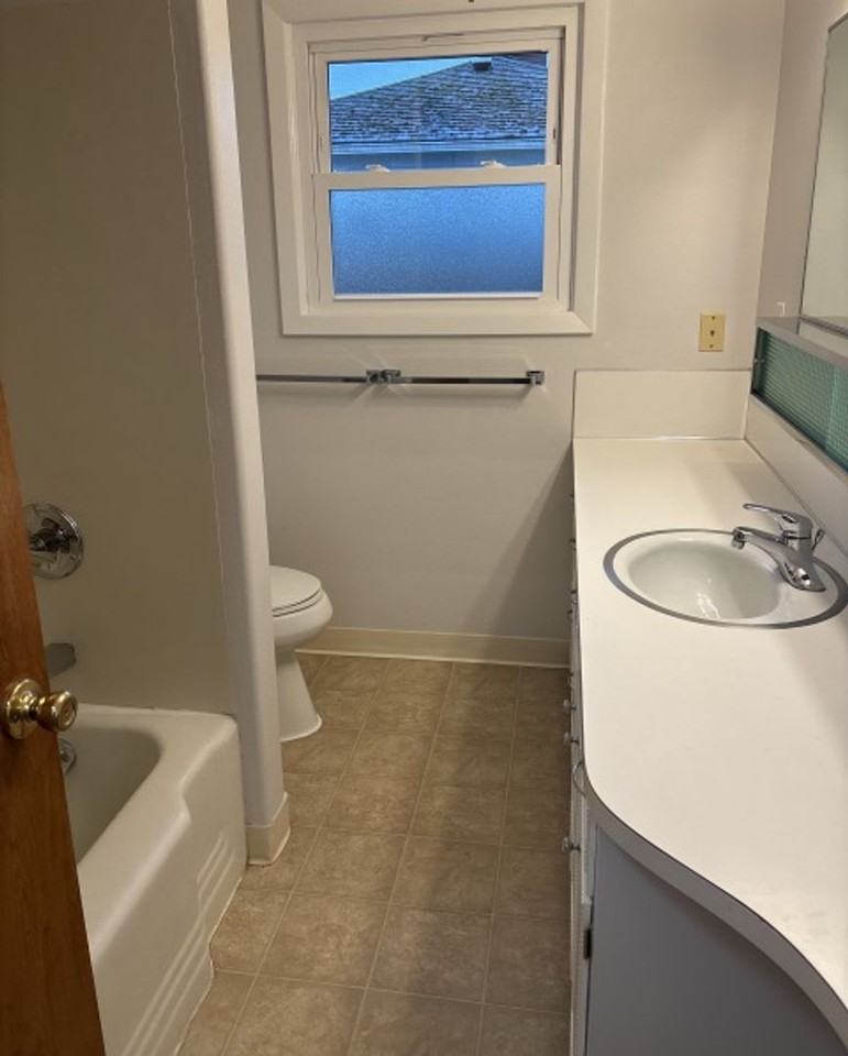 1595 23rd St Ne - Photo 7 of 18