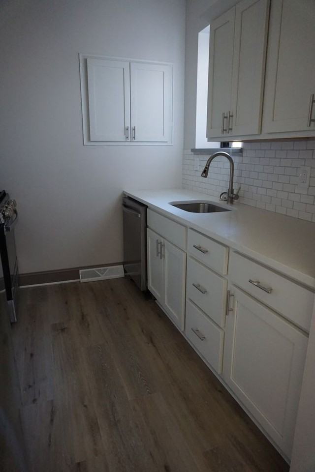 1110-1112 Sheffield Street - Photo 6 of 32