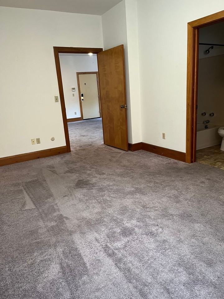 1197 North High Street - Photo 2 of 7