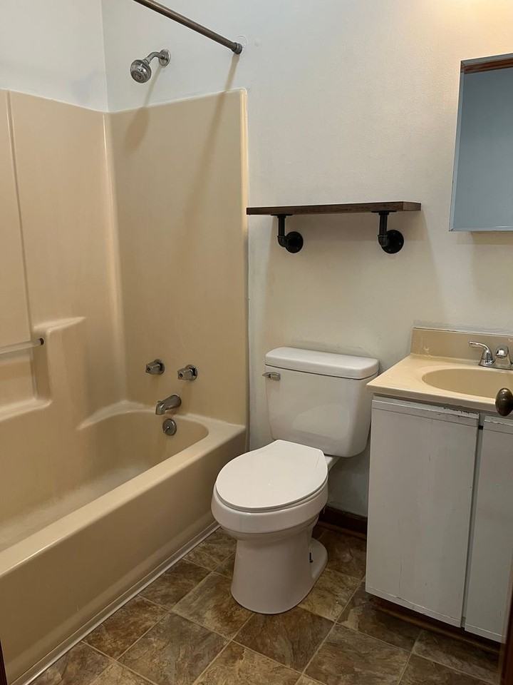 1197 North High Street - Photo 6 of 7