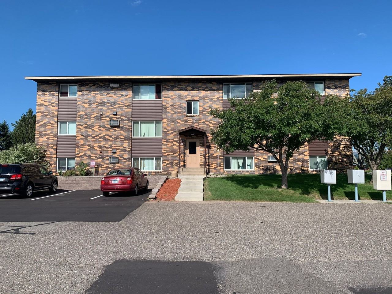 1532 Northway Drive - Photo 3 of 5