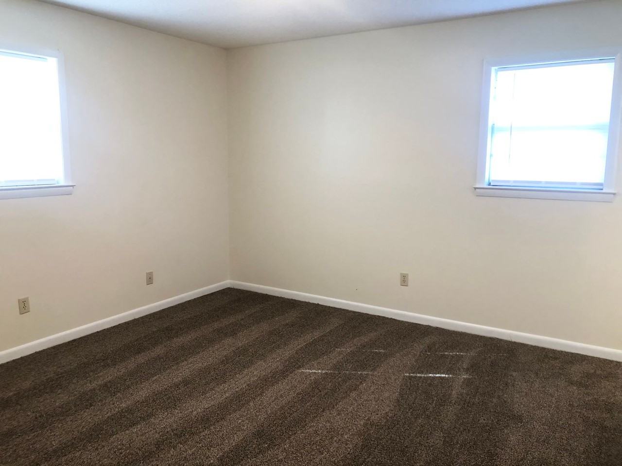 812 Glenwood Rd - Photo 2 of 15