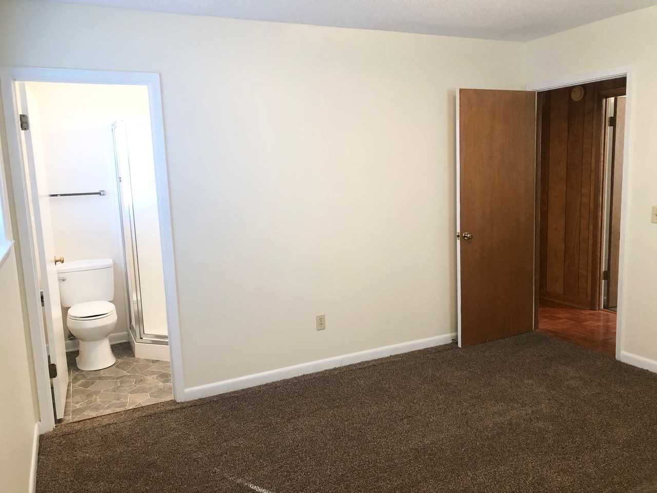 812 Glenwood Rd - Photo 2 of 15