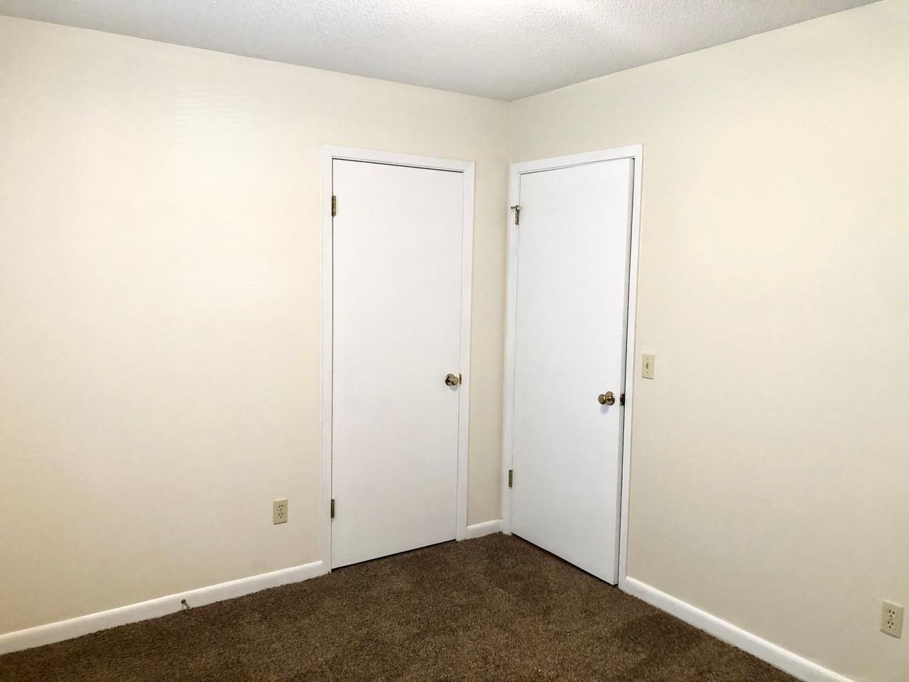 812 Glenwood Rd - Photo 3 of 15