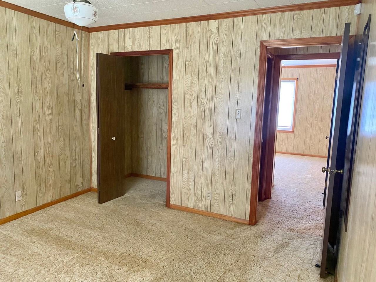 102 Thomas Cir - Photo 4 of 12