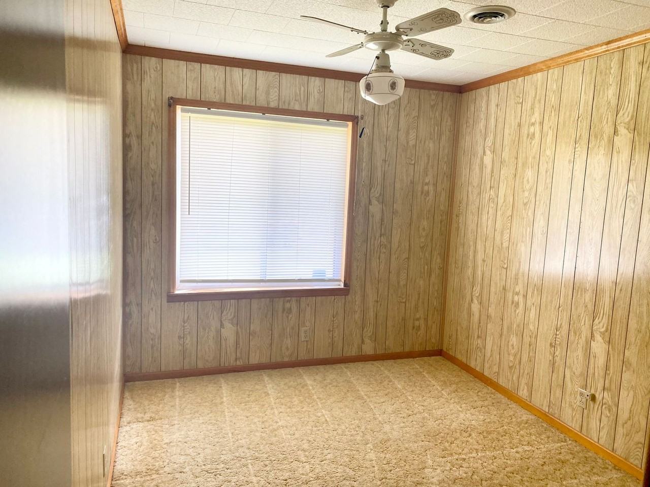 102 Thomas Cir - Photo 5 of 12