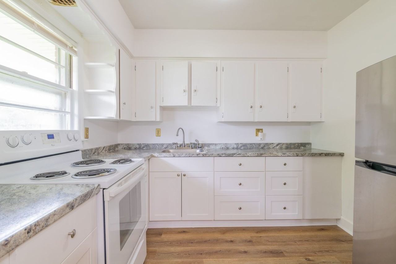 2005 Cherokee Dr - Photo 5 of 12