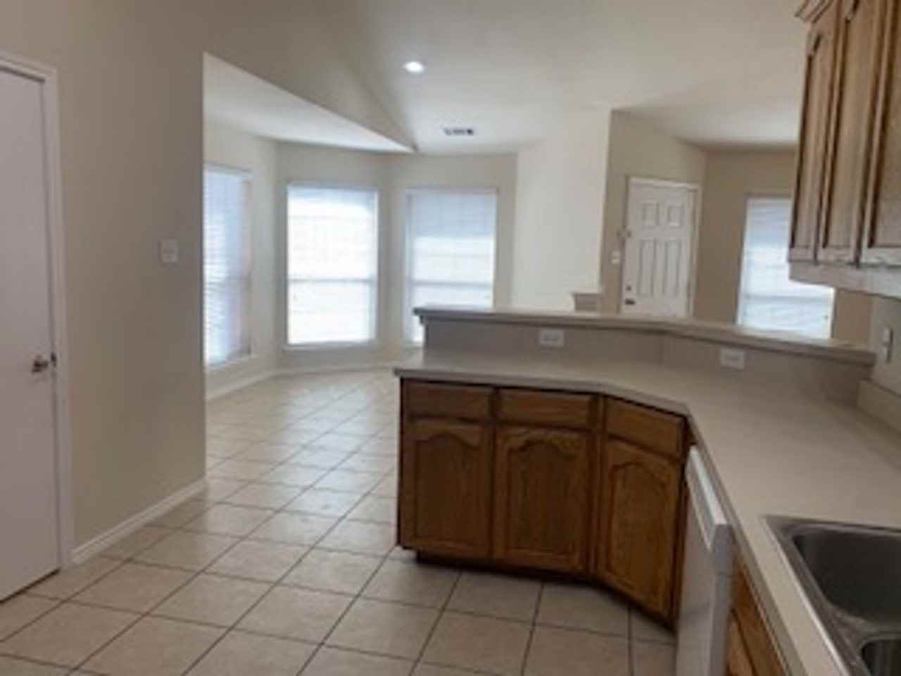 6341 Geneva Ln - Photo 6 of 14