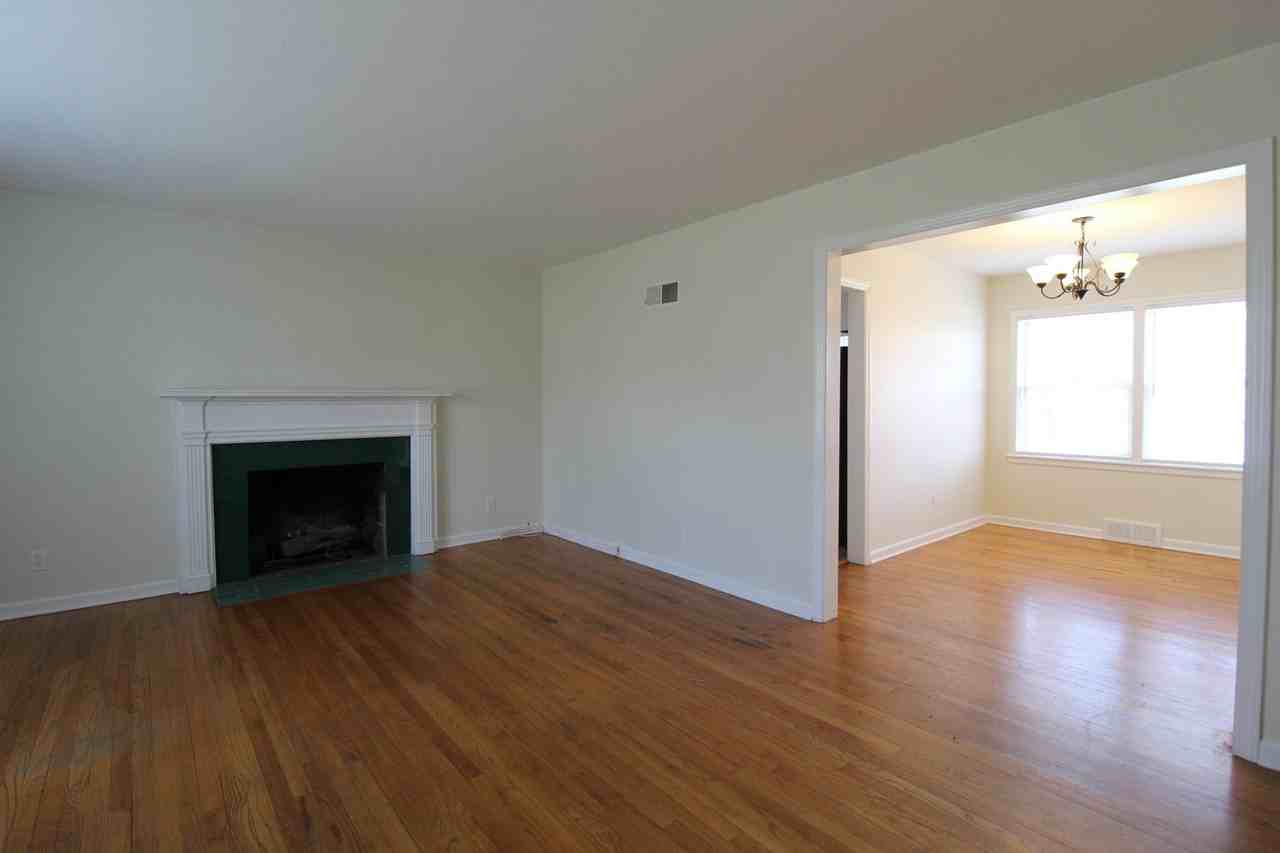 5737 Dearborn St - Photo 4 of 12