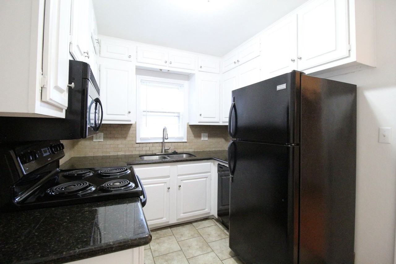 5737 Dearborn St - Photo 6 of 12