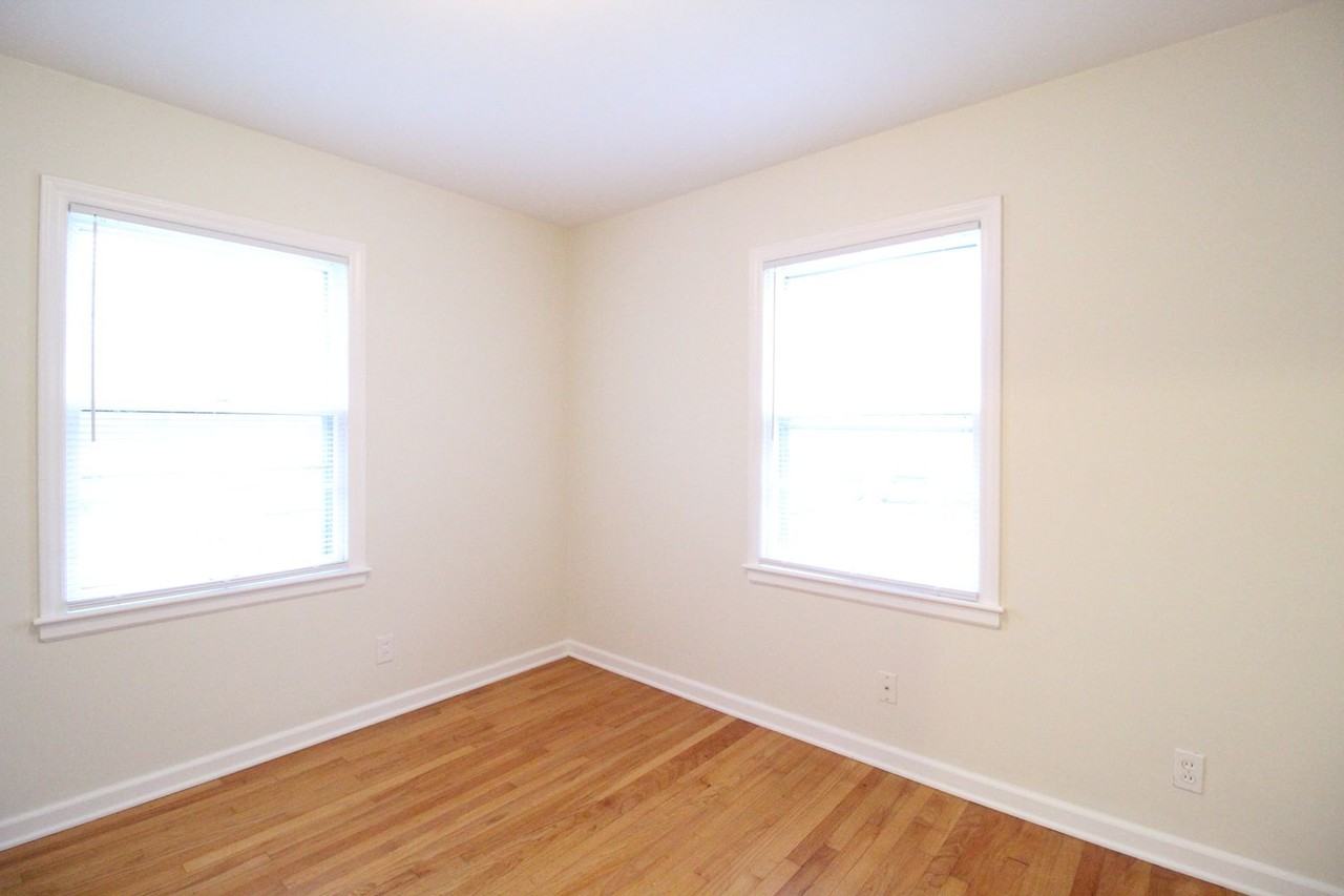 5737 Dearborn St - Photo 7 of 12