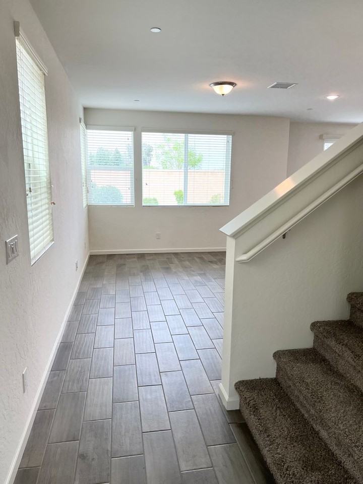 2062 N Perry Ln - Photo 3 of 19