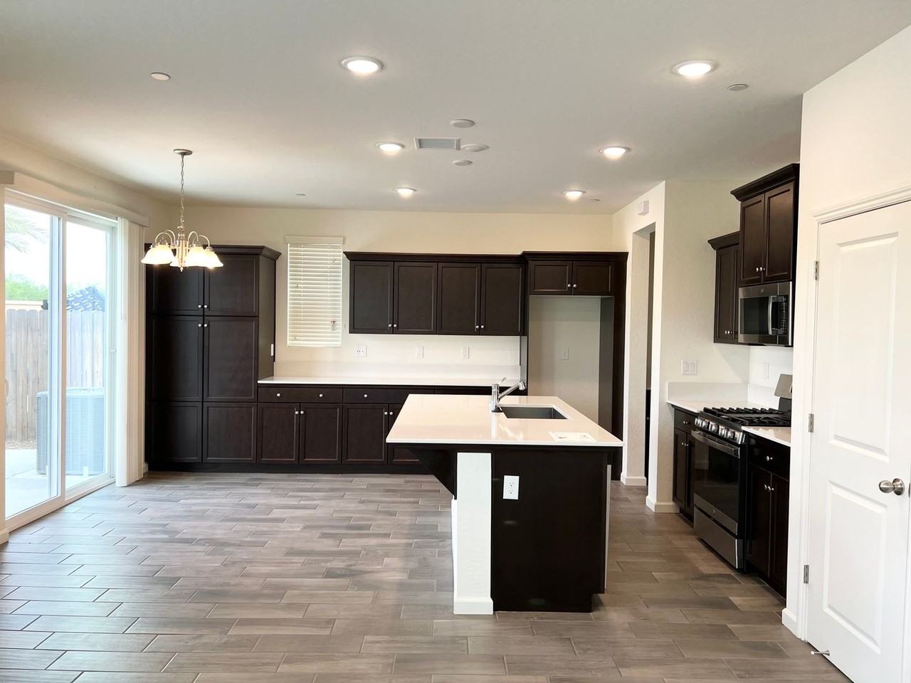 2062 N Perry Ln - Photo 6 of 19