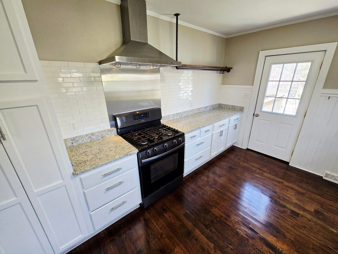 422 Alamance Rd - Photo 5 of 21