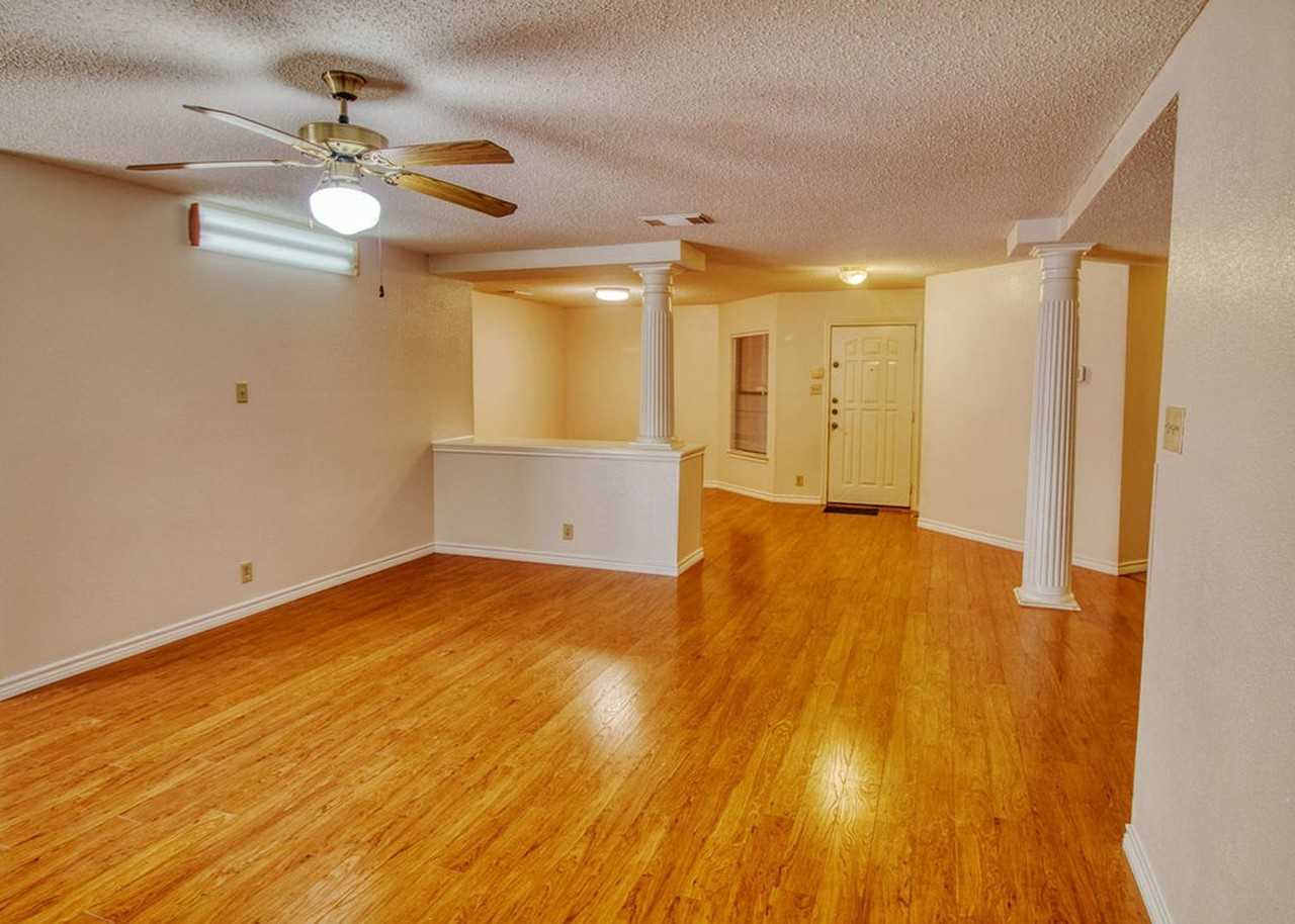 13911 Edge Point Dr - Photo 5 of 15