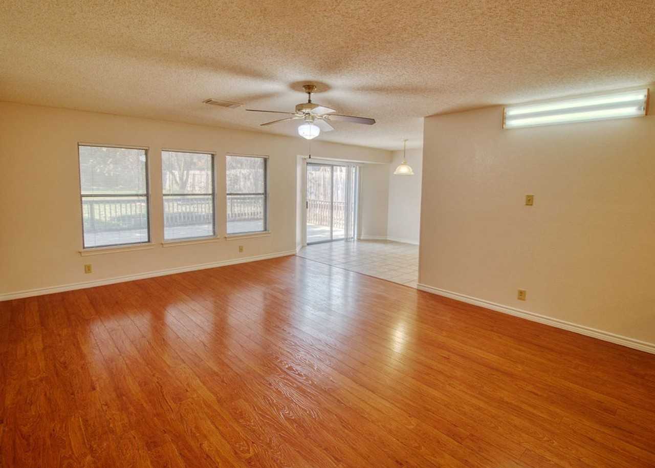 13911 Edge Point Dr - Photo 7 of 15